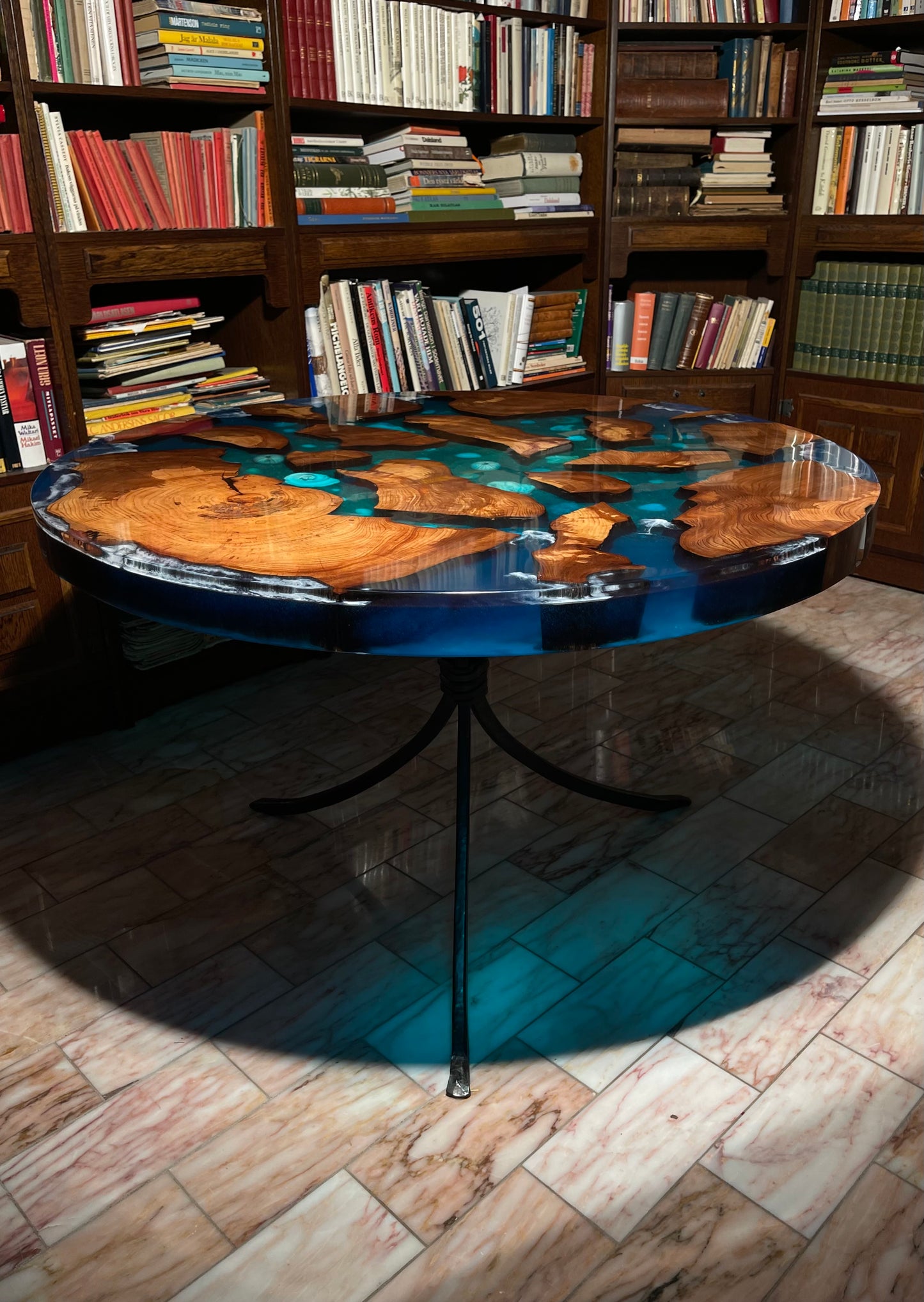 Atoll table