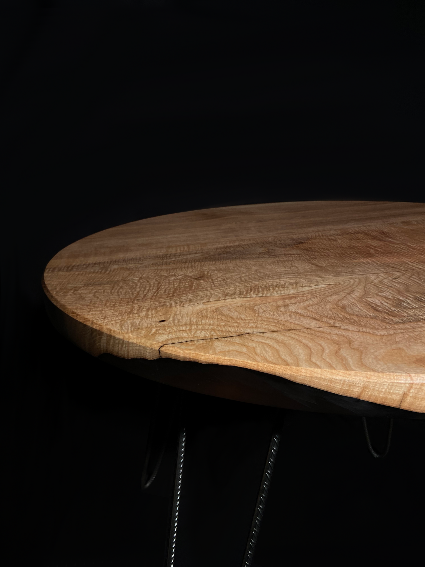 Thor Dining table