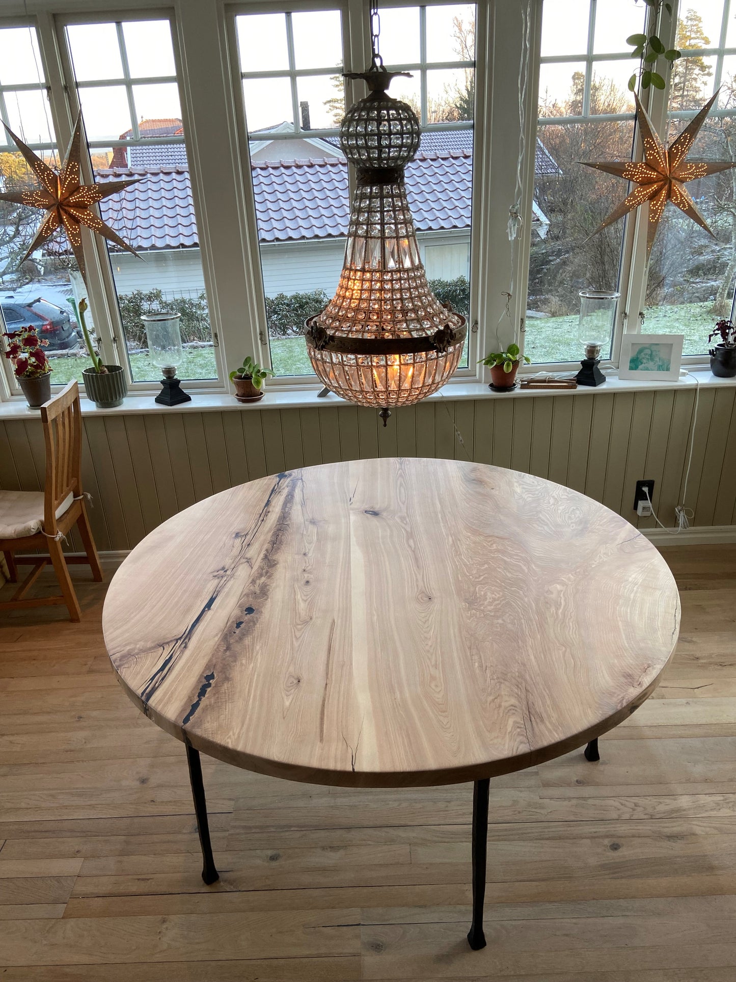 Schultz Dining table